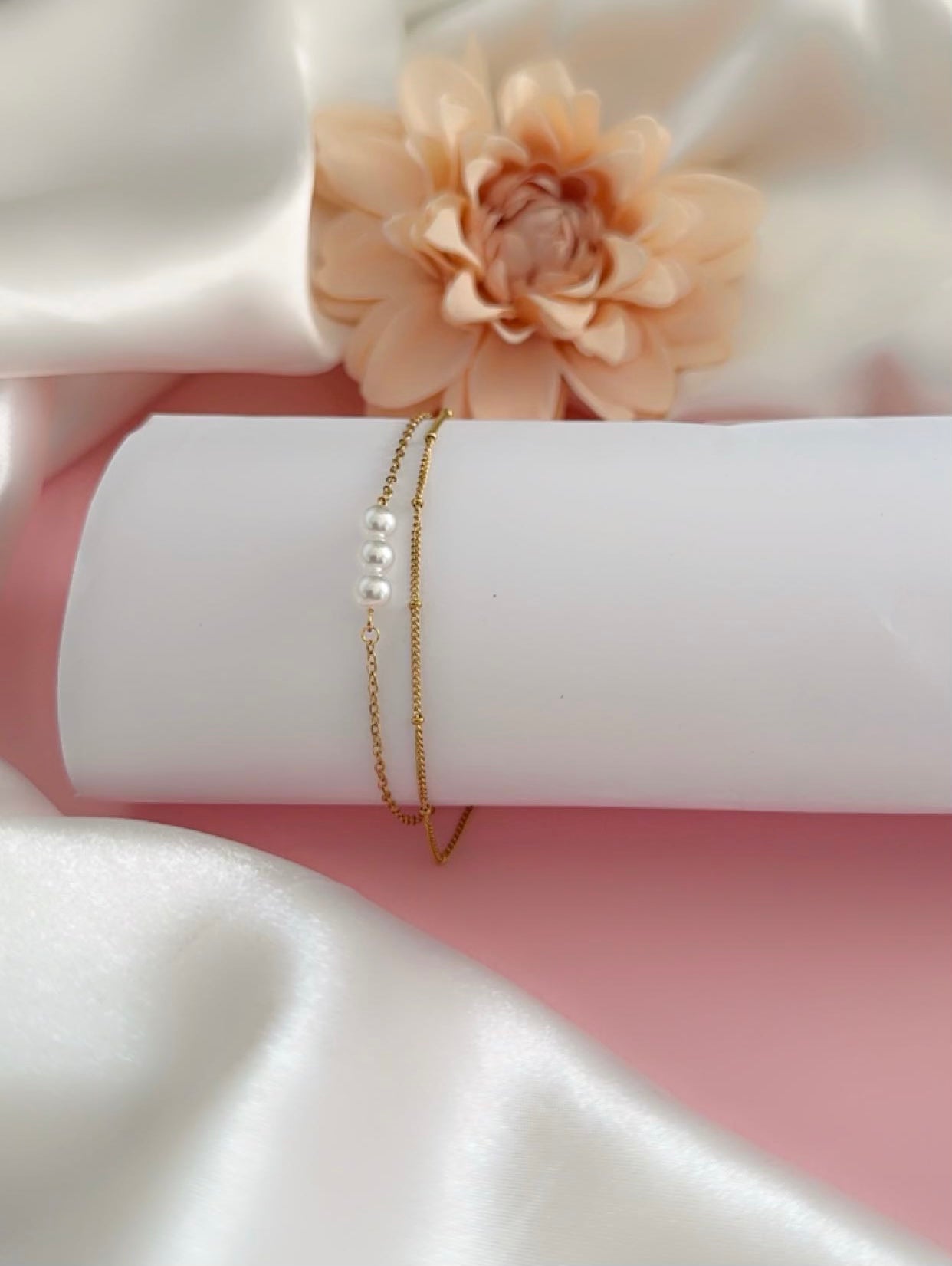 Pearly Dainty Bracelet