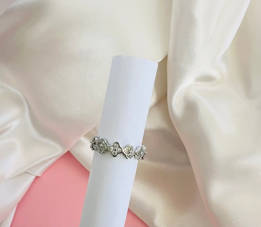 Silver Clover Ring