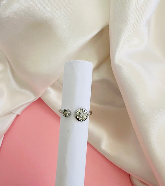 Silver Clover & Stone Ring